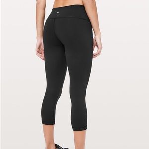Lulu Lemon Athletica Wunder Under Crop Yoga Pants